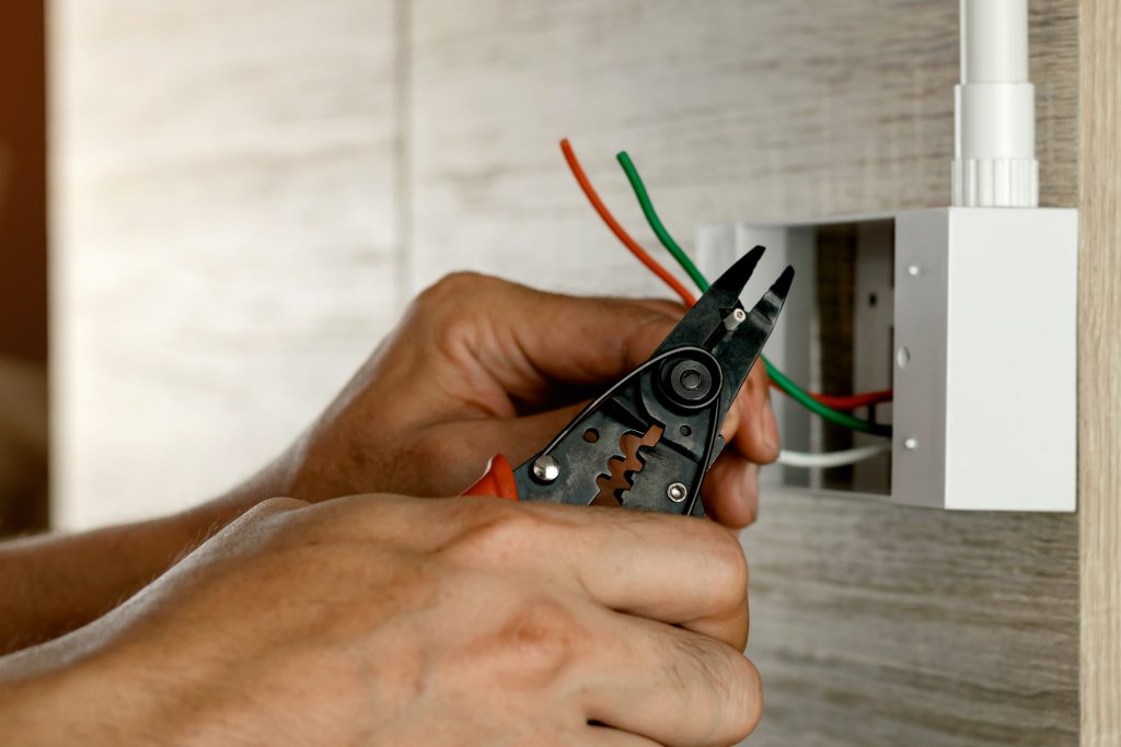 Vecteezy Electrician Is Stripping Electrical Wires In A Plastic Box 3555863 1024x683